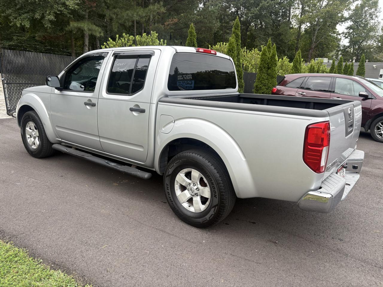 Nissan Frontier 2WD Crew Cab SWB Auto SV 2012