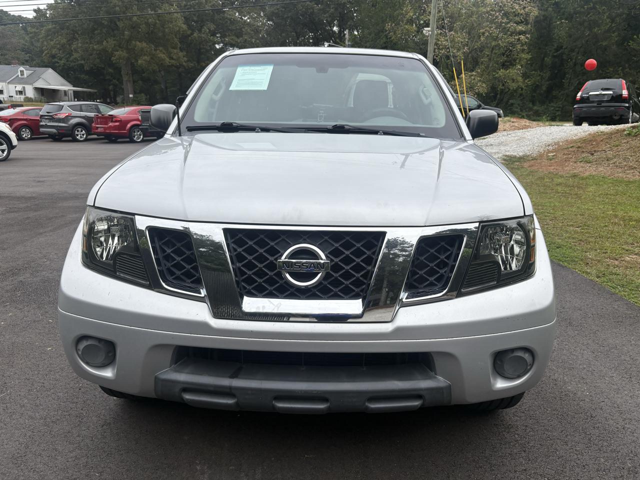 Nissan Frontier 2WD Crew Cab SWB Auto SV 2012