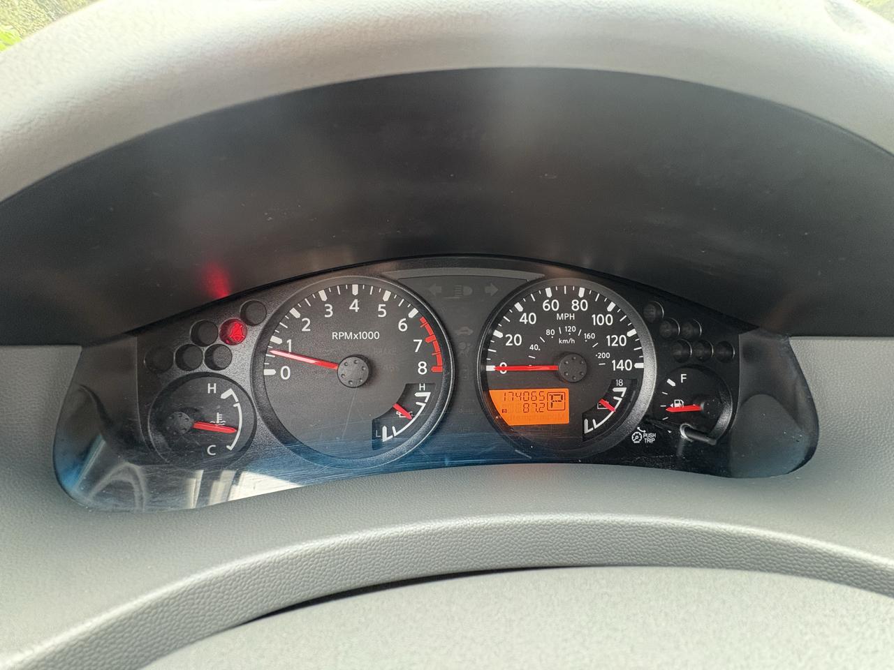 Nissan Frontier 2WD Crew Cab SWB Auto SV 2012