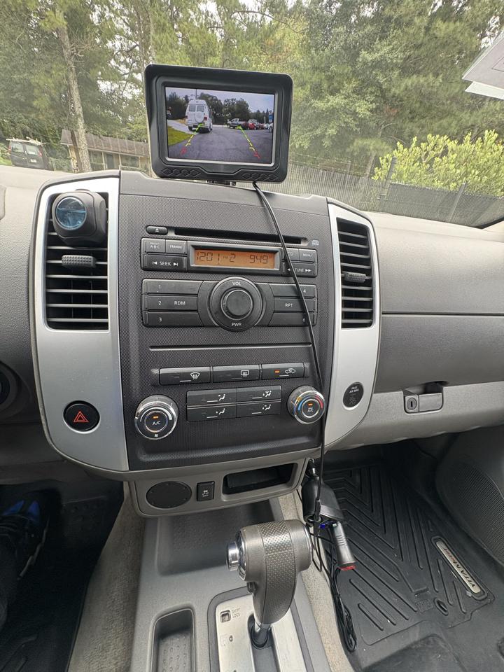 Nissan Frontier 2WD Crew Cab SWB Auto SV 2012