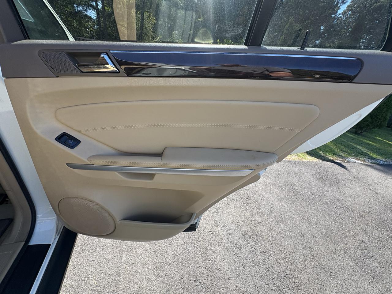 Mercedes-Benz M-Class 4MATIC 4dr ML 350 2010