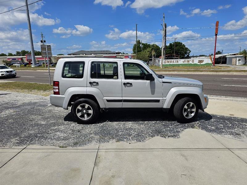 Jeep Liberty Sport 2WD 2008