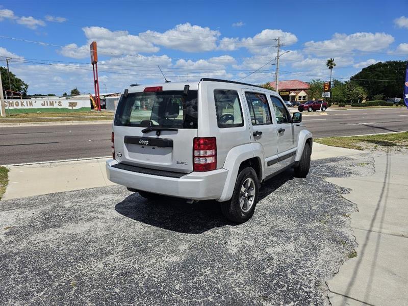 Jeep Liberty Sport 2WD 2008