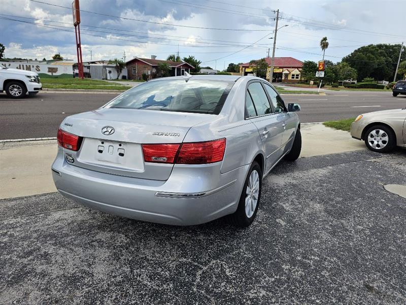 Hyundai Sonata SE 2010