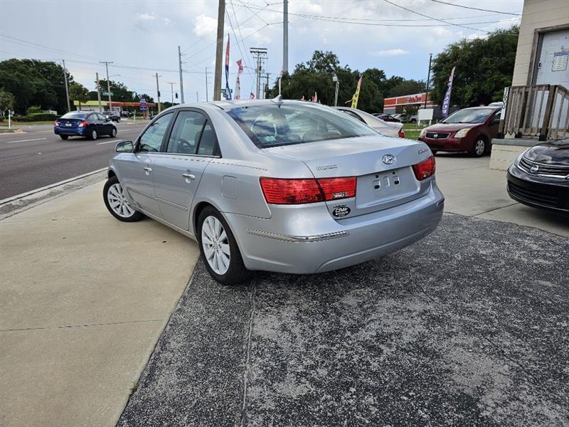 Hyundai Sonata SE 2010