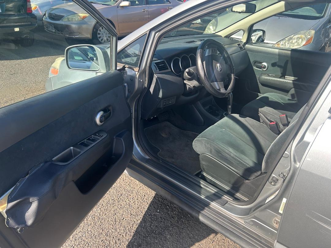 Nissan Versa 4dr Sdn I4 Auto 1.8 S 2010