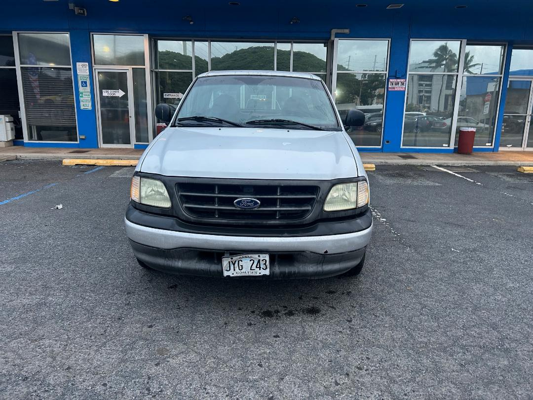 Ford F-150 Reg Cab 120" XLT 2002