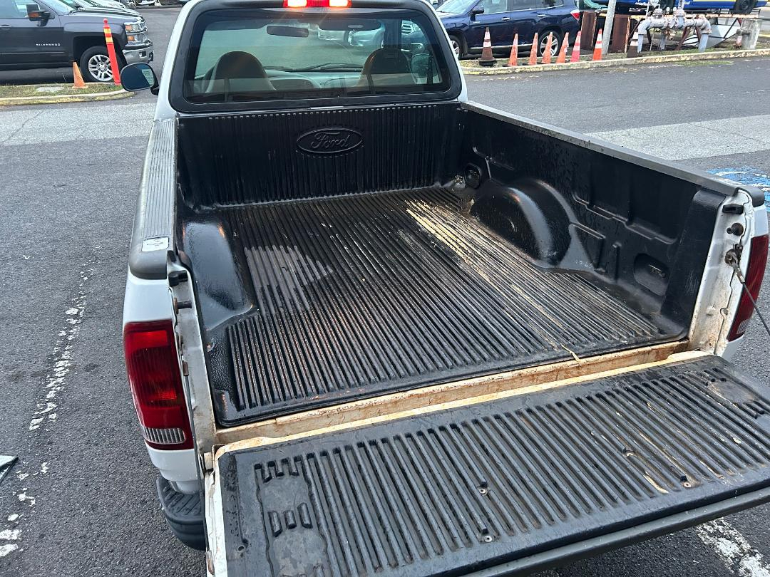 Ford F-150 Reg Cab 120" XLT 2002