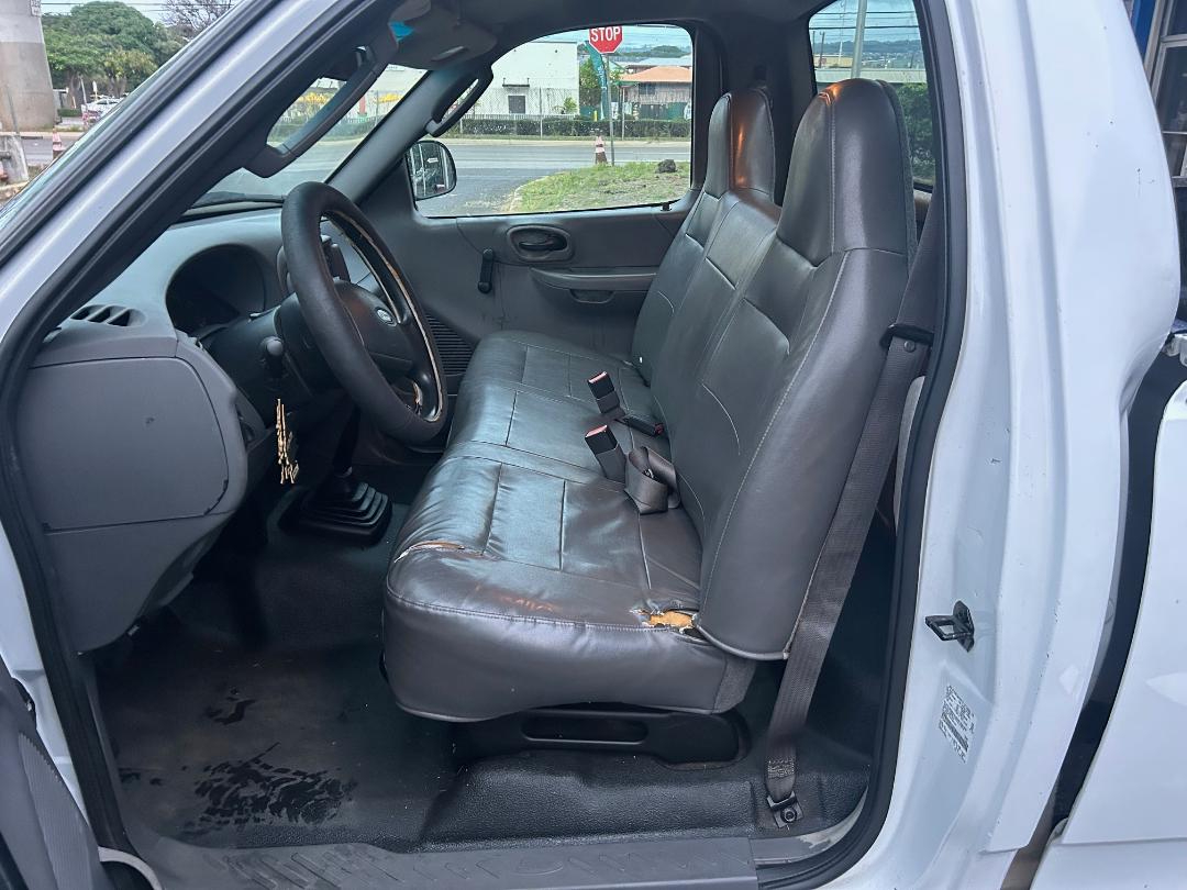 Ford F-150 Reg Cab 120" XLT 2002