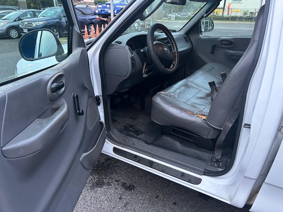 Ford F-150 Reg Cab 120" XLT 2002