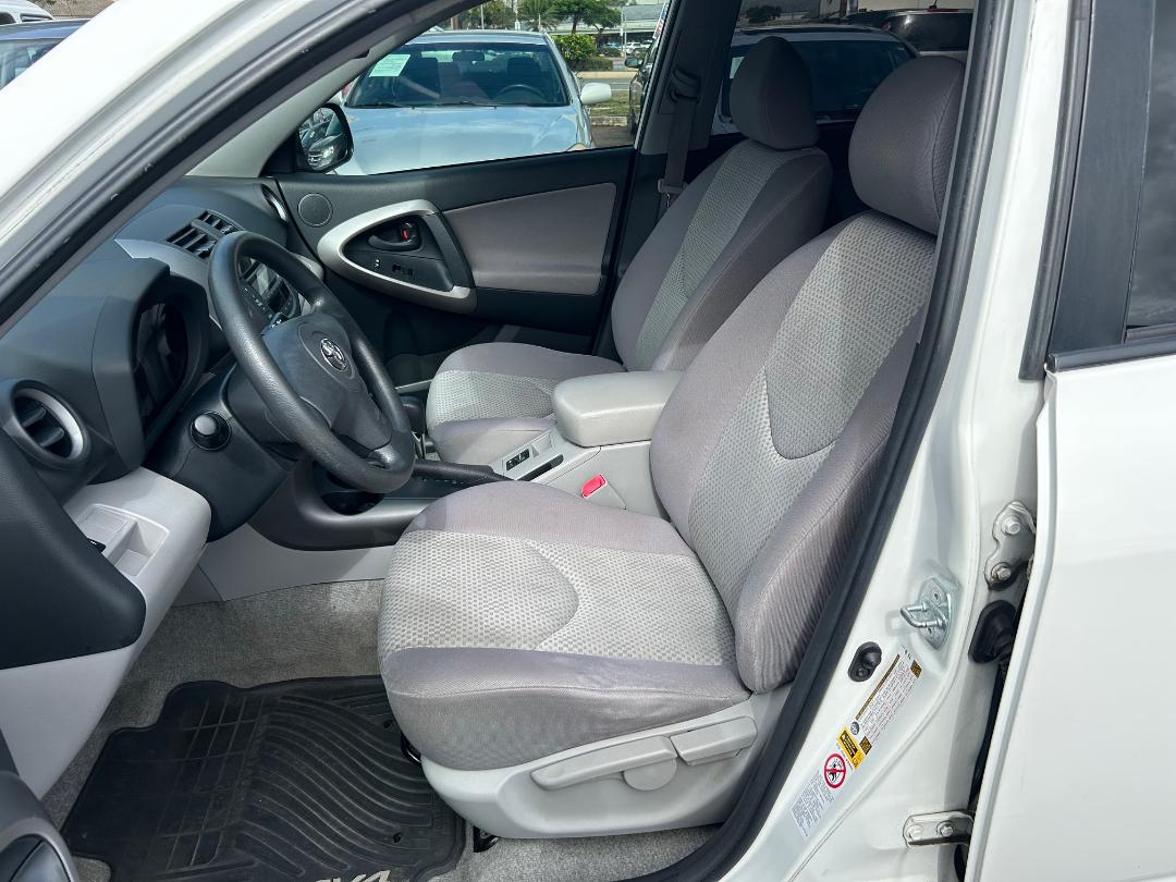 Toyota RAV4 FWD 4dr V6 5-Spd AT (Natl) 2008