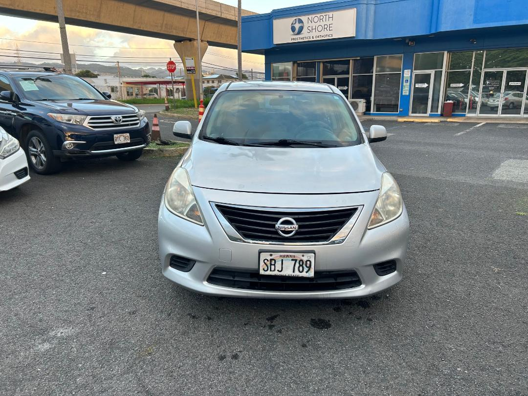Nissan Versa 4dr Sdn CVT 1.6 SV 2014