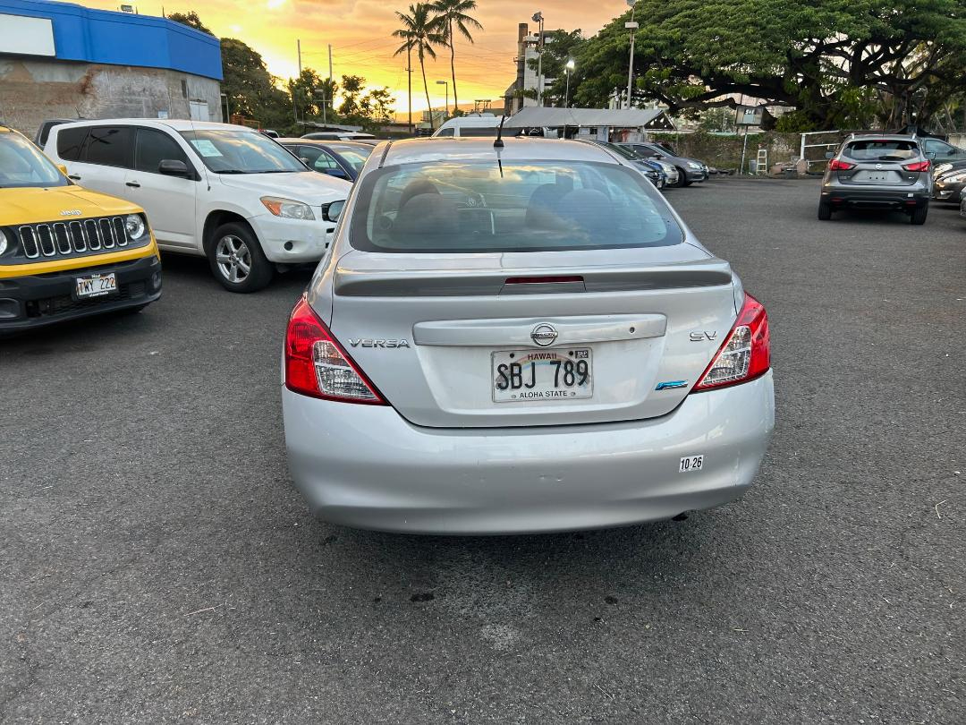 Nissan Versa 4dr Sdn CVT 1.6 SV 2014