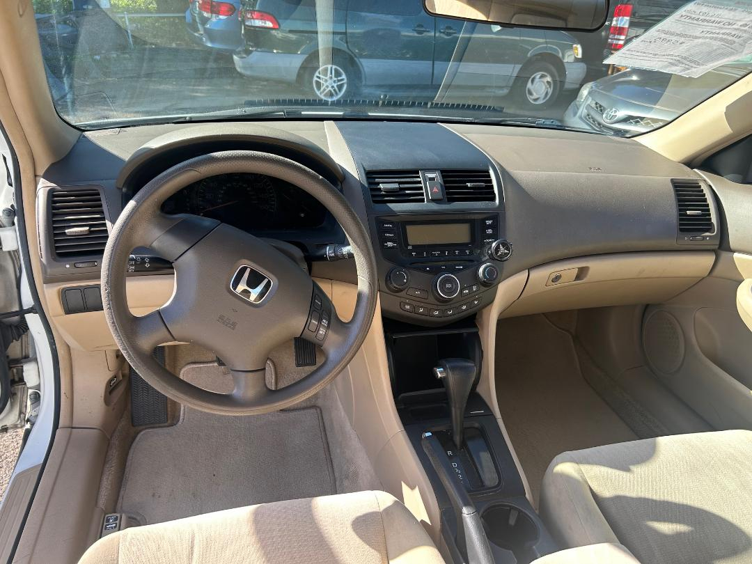 Honda Accord Sdn LX AT 2005