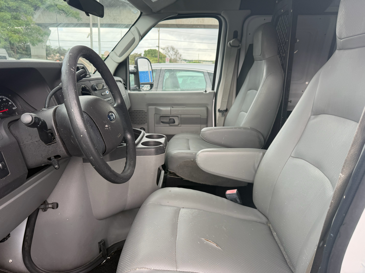 Ford Econoline Cargo Van E-150 Commercial 2014