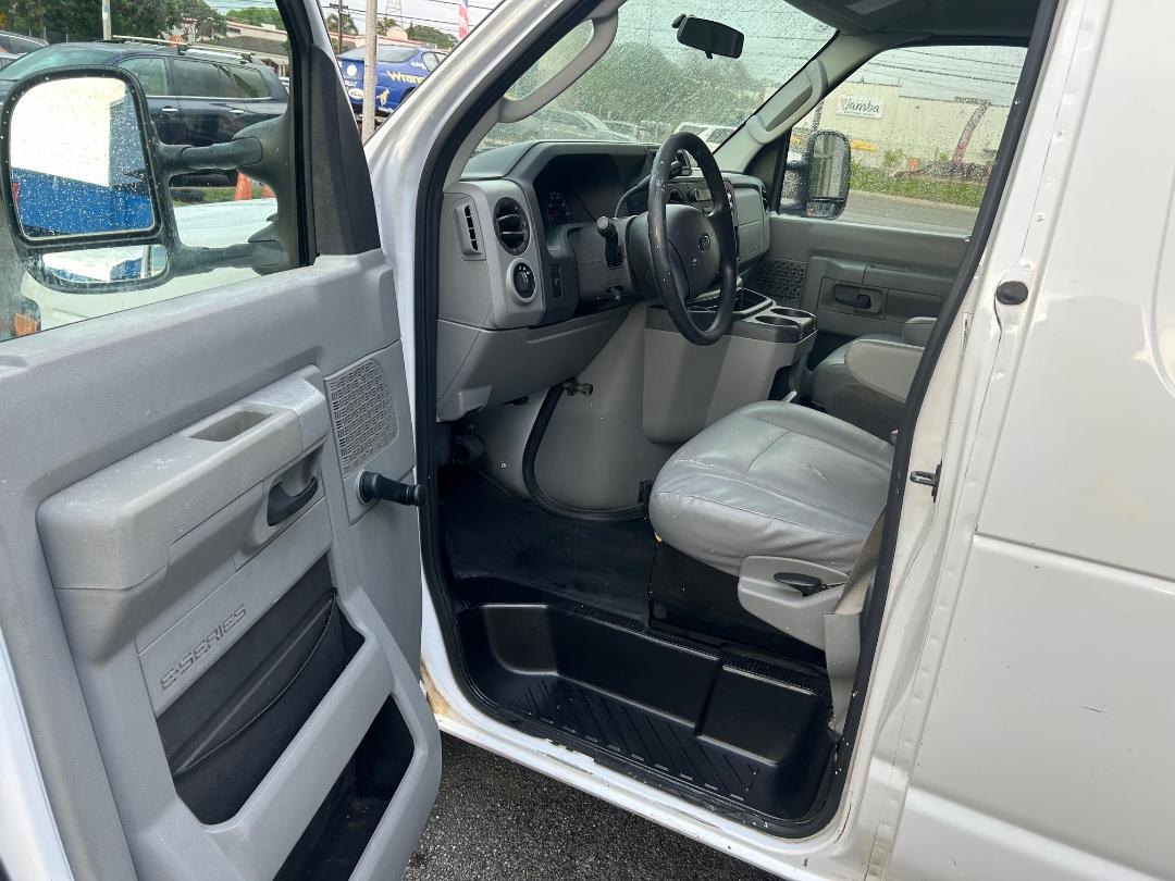 Ford Econoline Cargo Van E-150 Commercial 2014