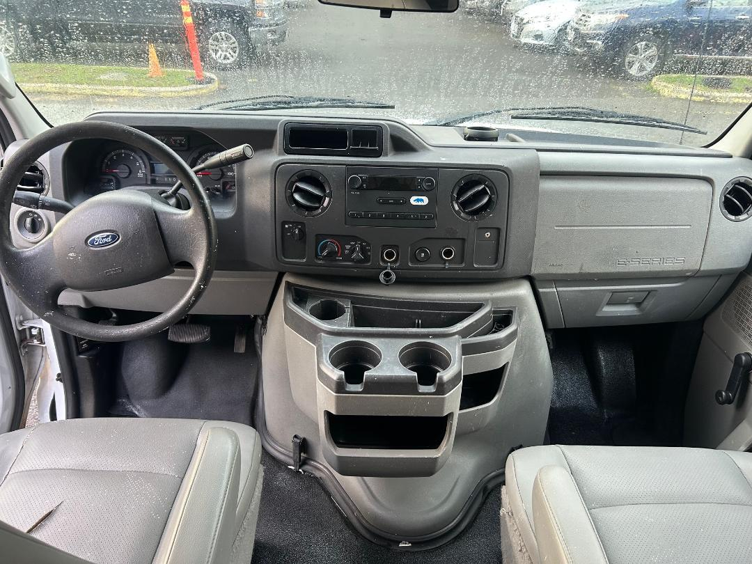 Ford Econoline Cargo Van E-150 Commercial 2014