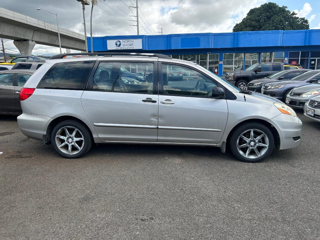 Toyota Sienna 5dr 7-Passenger Van CE FWD (Natl) 2007