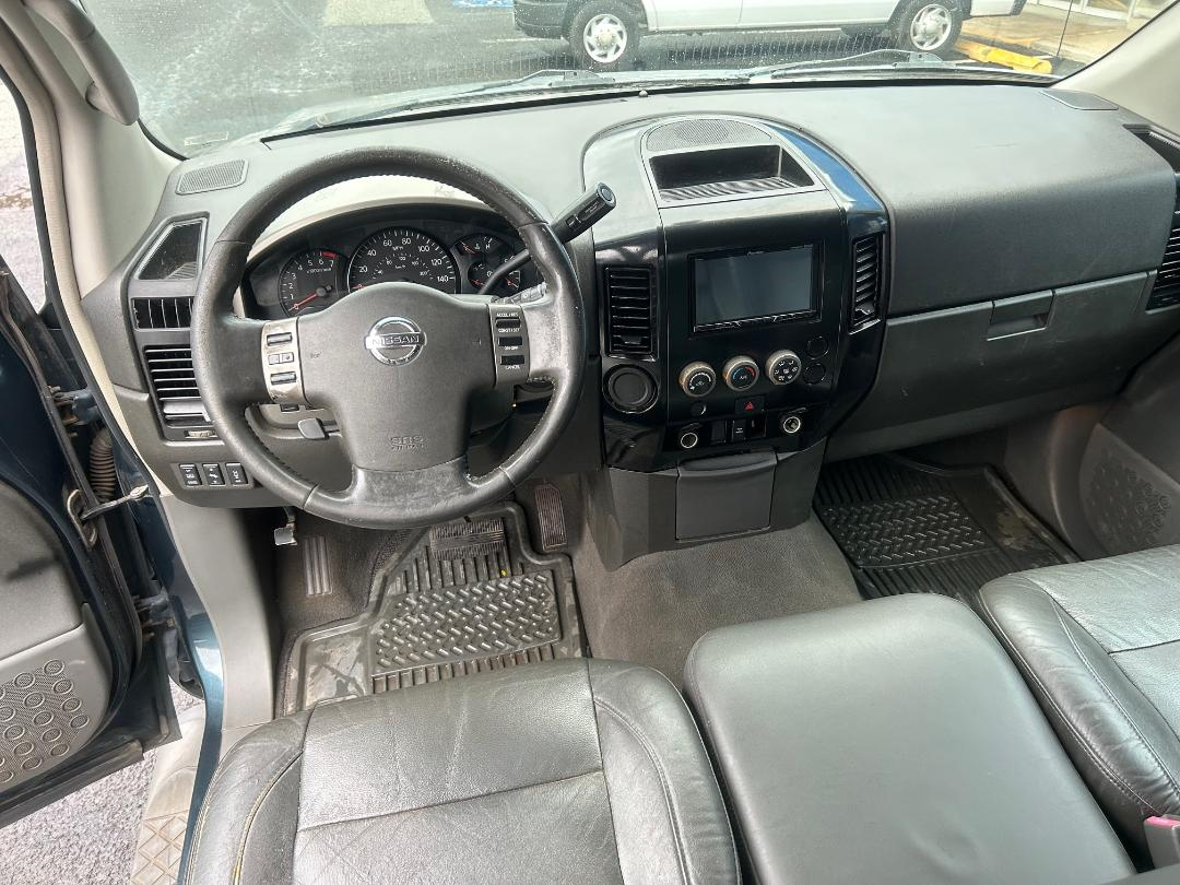 Nissan Titan LE Crew Cab 2WD 2005