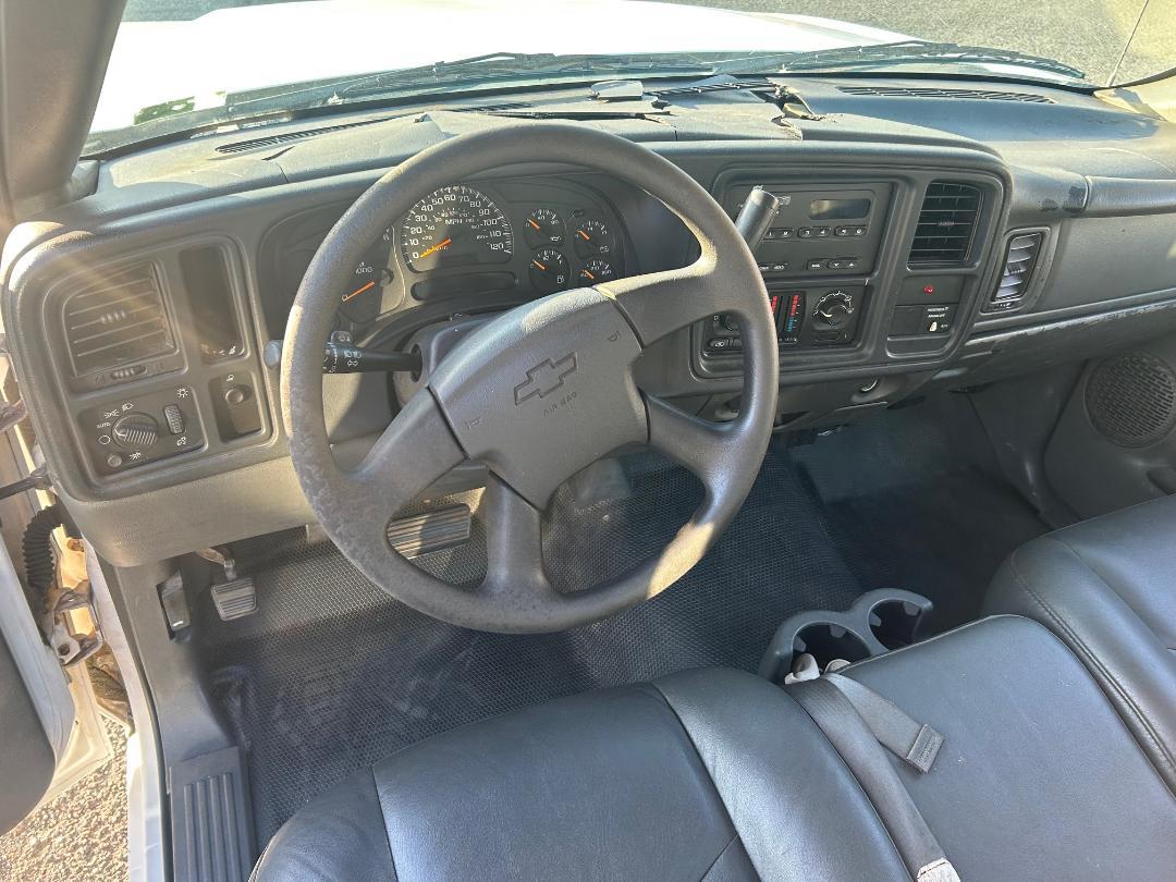 Chevrolet Silverado 1500 Reg Cab 133.0" WB Work Truck 2004