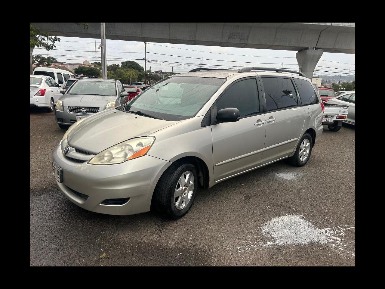 Toyota Sienna 5dr 7-Passenger Van LE FWD (Natl) 2007