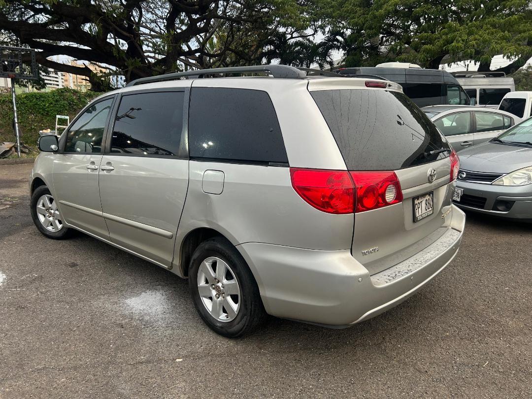 Toyota Sienna 5dr 7-Passenger Van LE FWD (Natl) 2007