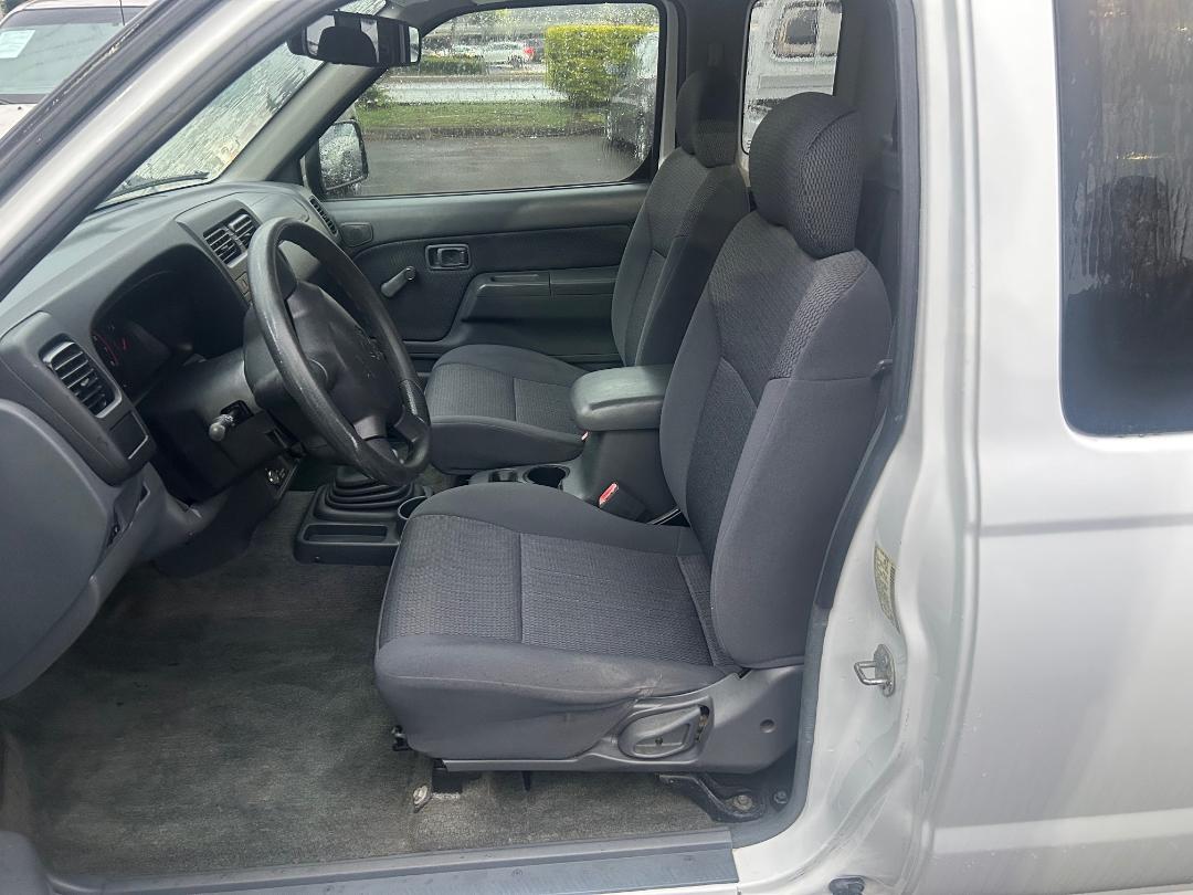 Nissan Frontier 2WD XE King Cab I4 Manual 2001