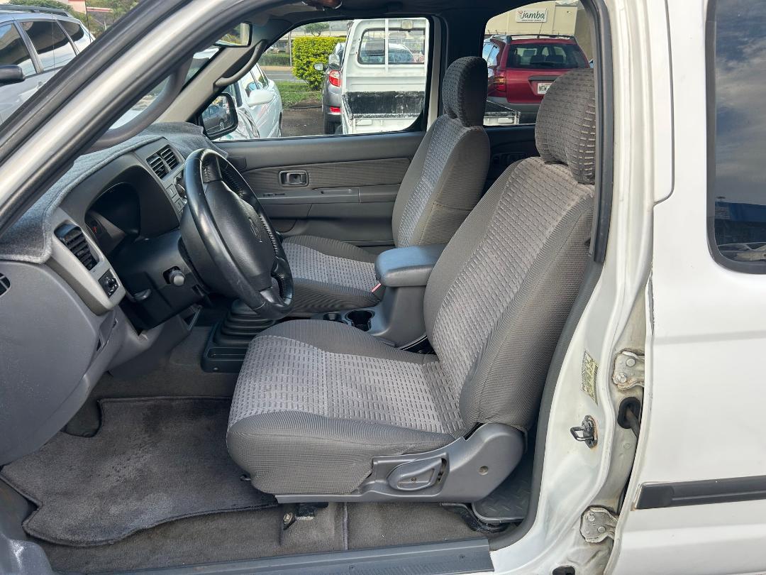 Nissan Xterra 4dr SE 2WD V6 Manual 2001