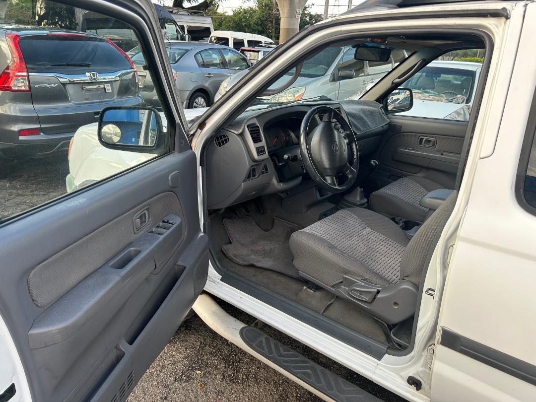 Nissan Xterra 4dr SE 2WD V6 Manual 2001