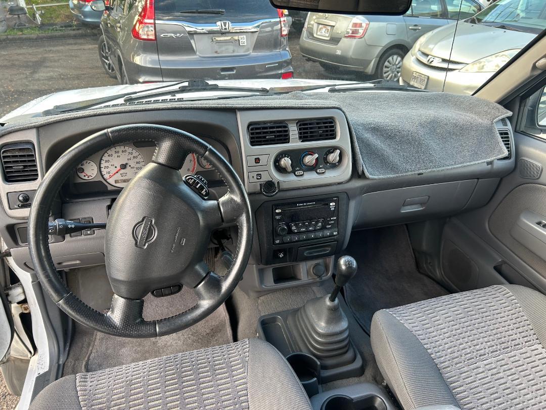 Nissan Xterra 4dr SE 2WD V6 Manual 2001