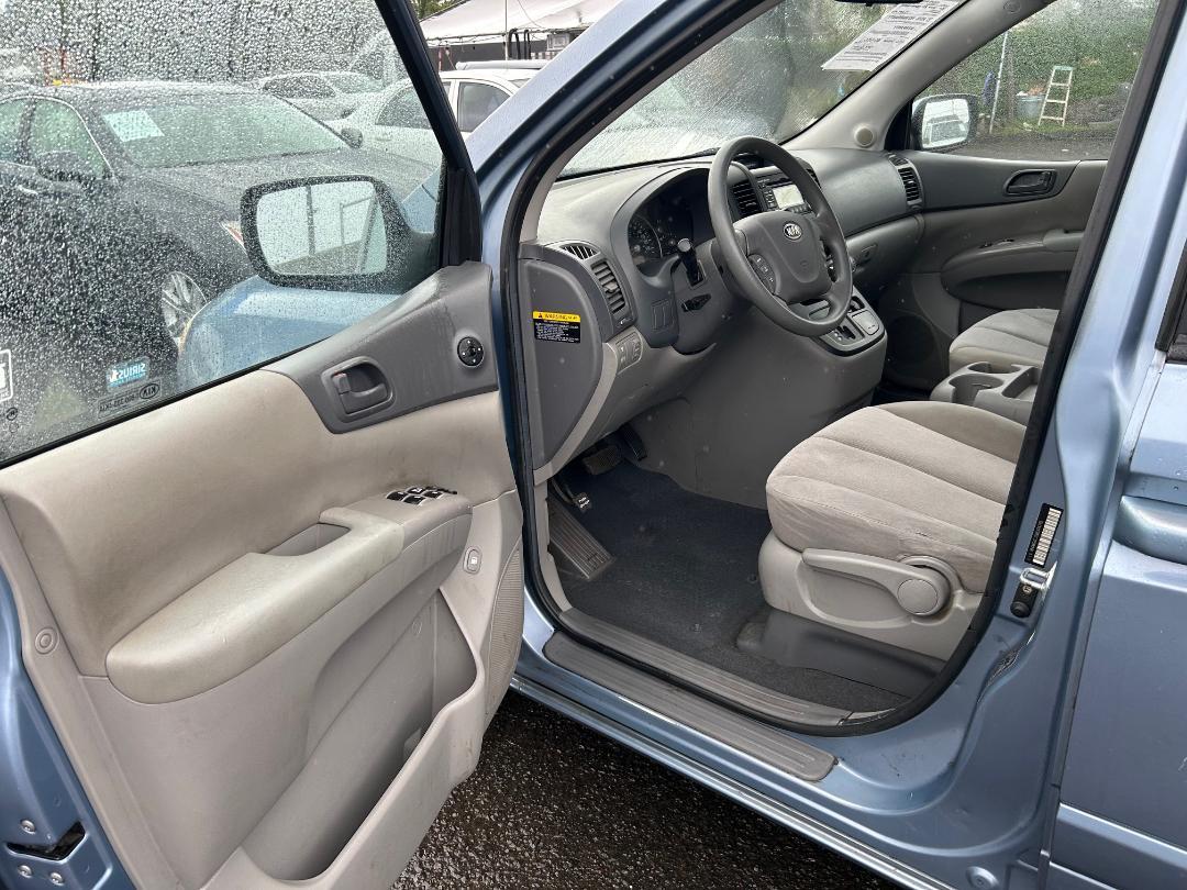 Kia Sedona 4dr LWB LX 2011