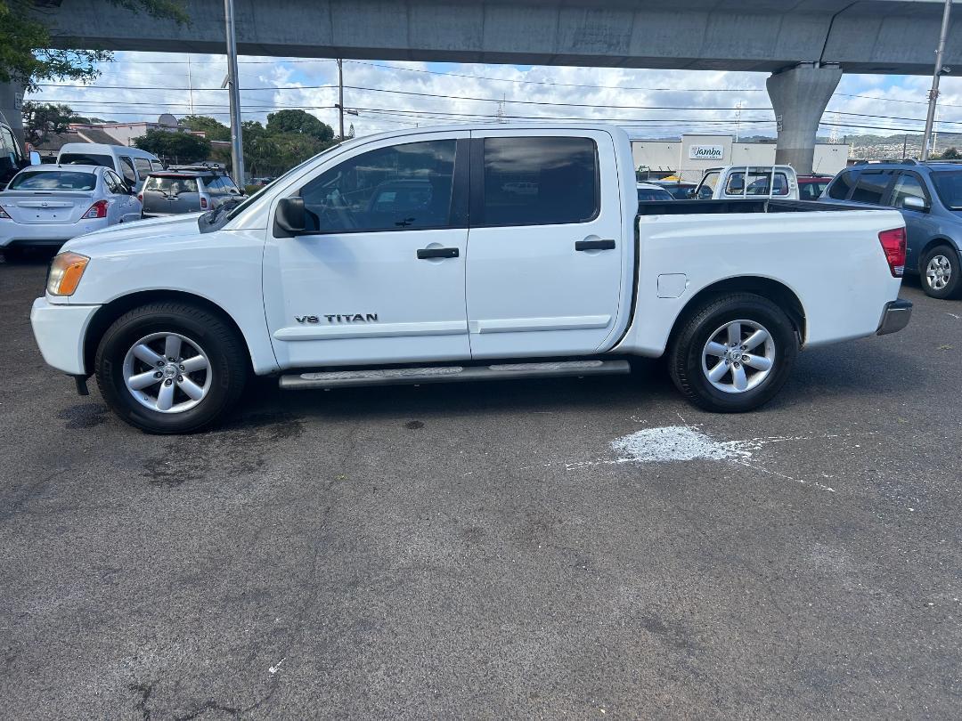Nissan Titan 2WD Crew Cab SWB SV 2013