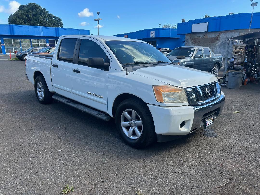 Nissan Titan 2WD Crew Cab SWB SV 2013