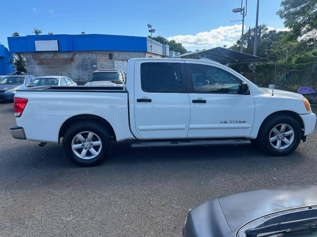 Nissan Titan 2WD Crew Cab SWB SV 2013