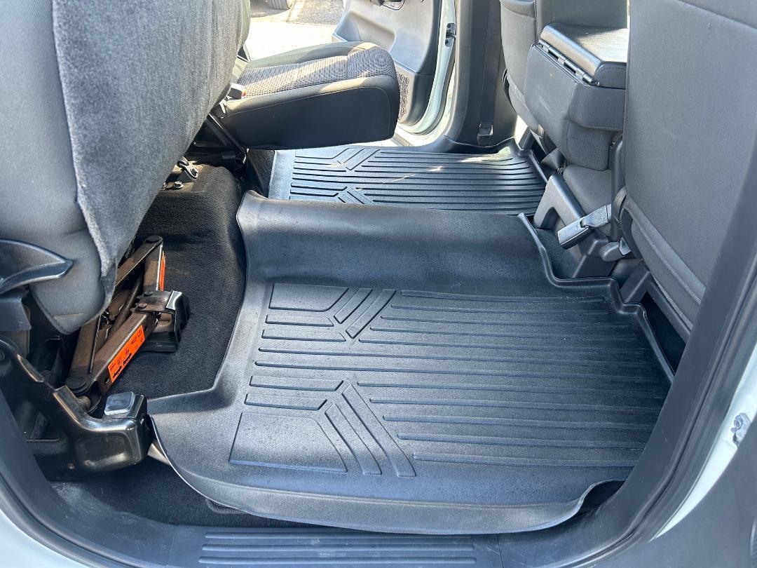 Nissan Titan 2WD Crew Cab SWB SV 2013