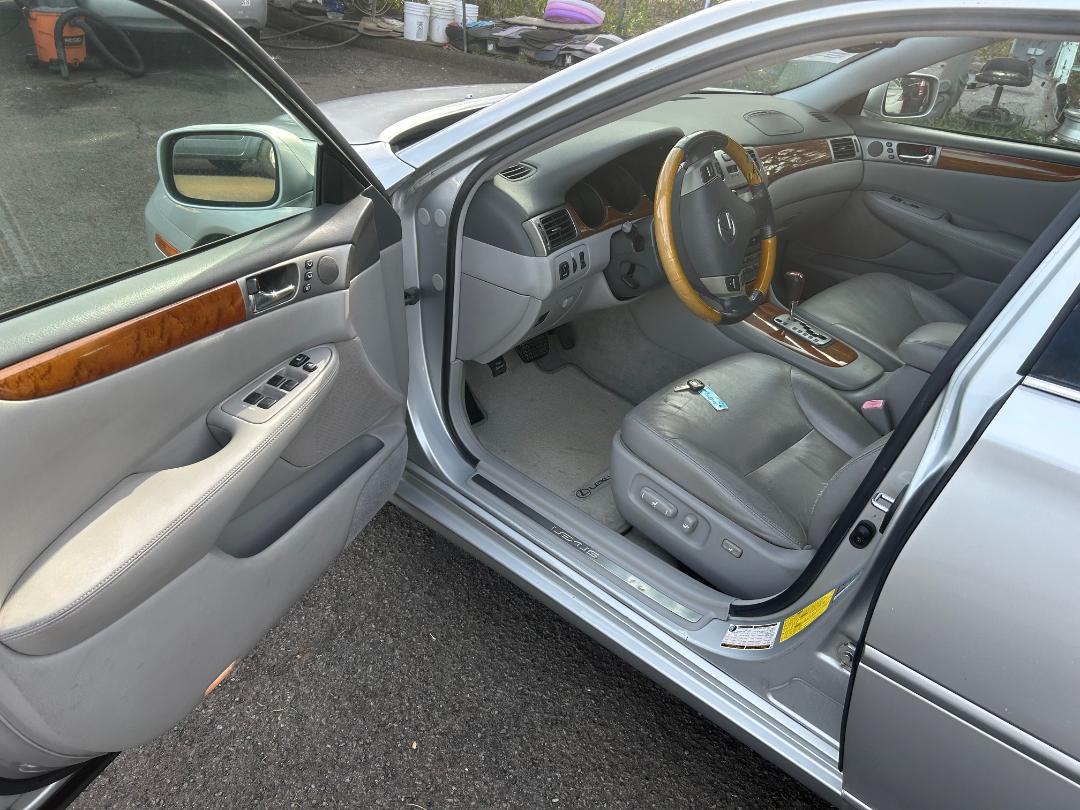 Lexus ES 330 4dr Sdn 2006