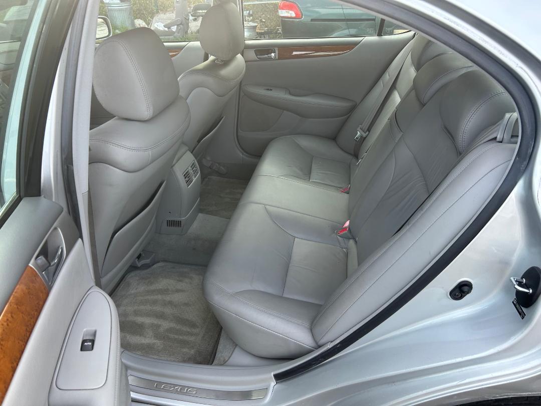 Lexus ES 330 4dr Sdn 2006