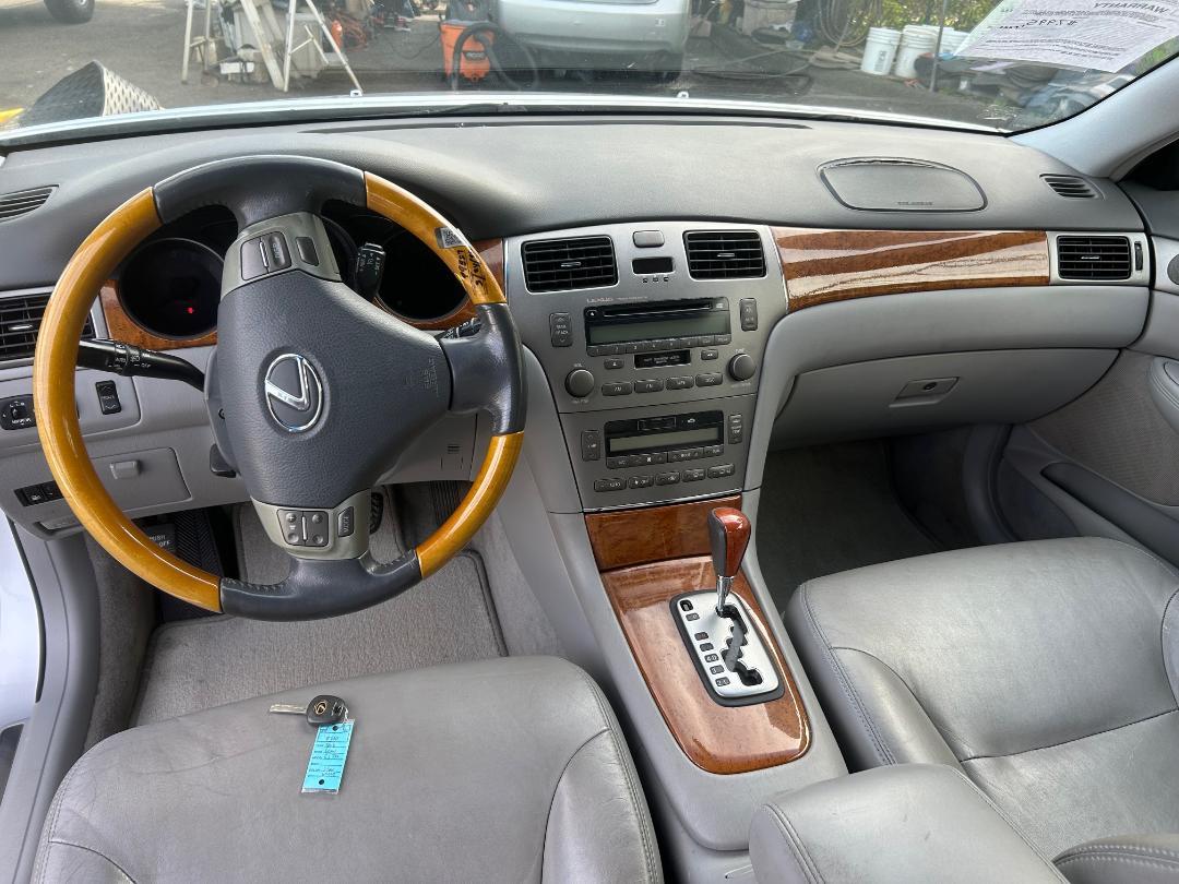 Lexus ES 330 4dr Sdn 2006