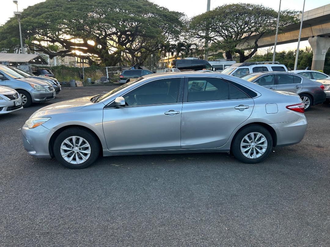 Toyota Camry 4dr Sdn LE Auto 2016