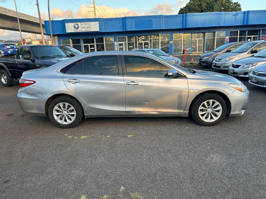 Toyota Camry 4dr Sdn LE Auto 2016