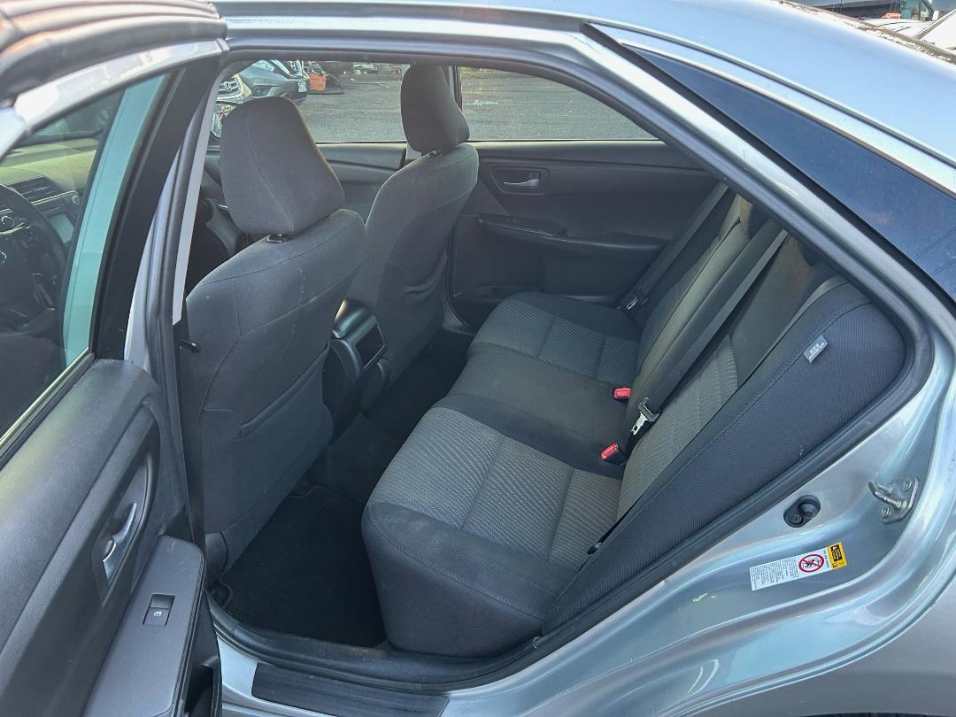 Toyota Camry 4dr Sdn LE Auto 2016