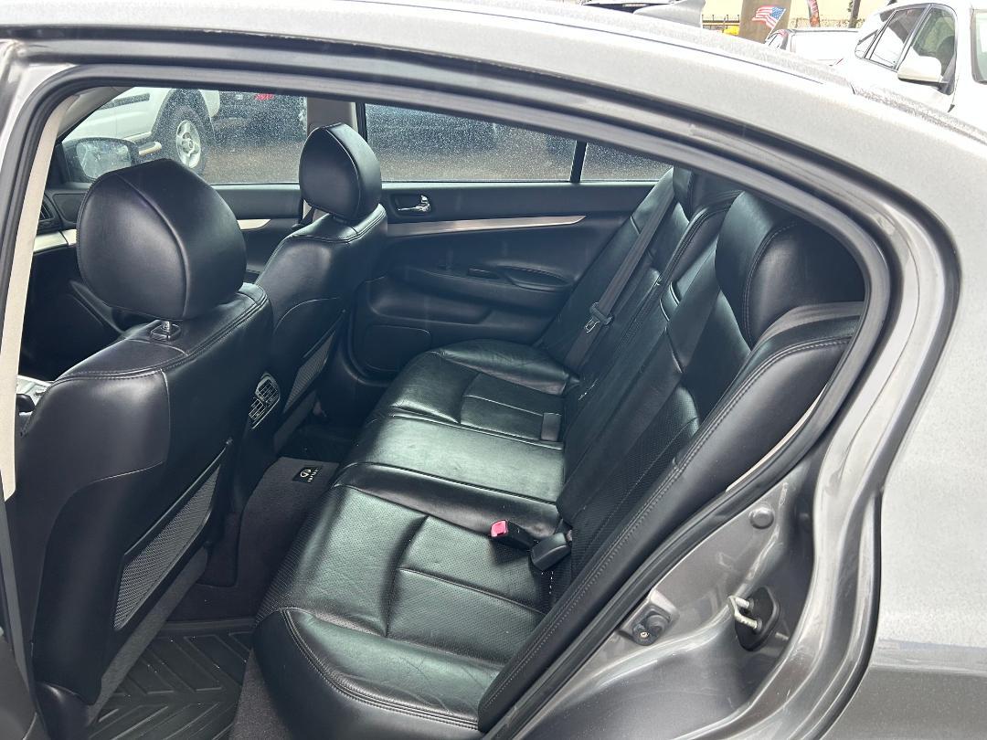 Infiniti G37 Sedan 4dr Journey RWD 2013