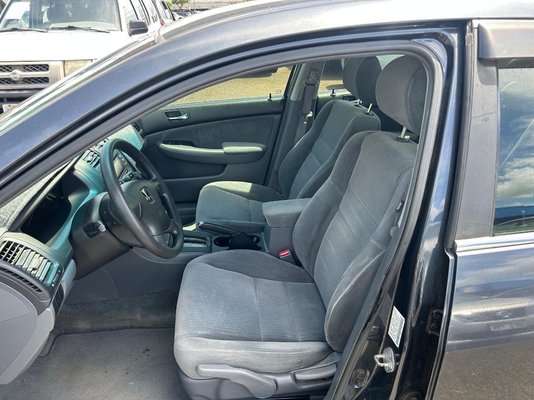 Honda Accord Sdn LX AT 2005