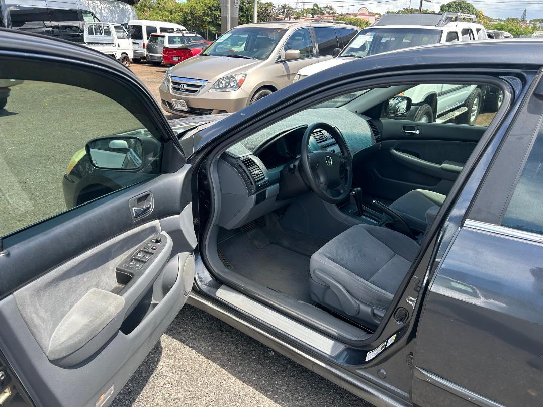 Honda Accord Sdn LX AT 2005