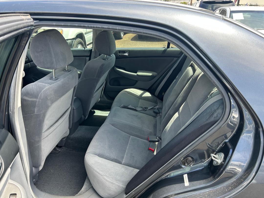 Honda Accord Sdn LX AT 2005
