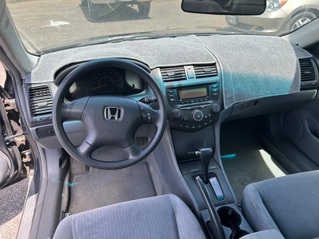 Honda Accord Sdn LX AT 2005