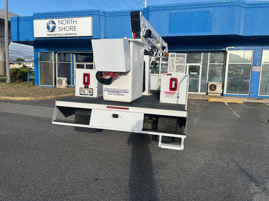 Ford Super Duty F-550 DRW XLT 2WD Reg Cab 145" WB 60" CA 2018