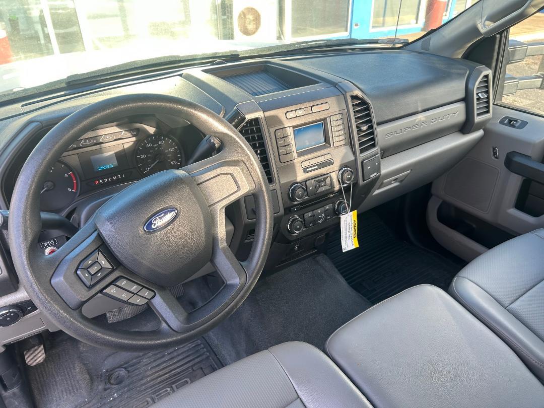 Ford Super Duty F-550 DRW XLT 2WD Reg Cab 145" WB 60" CA 2018