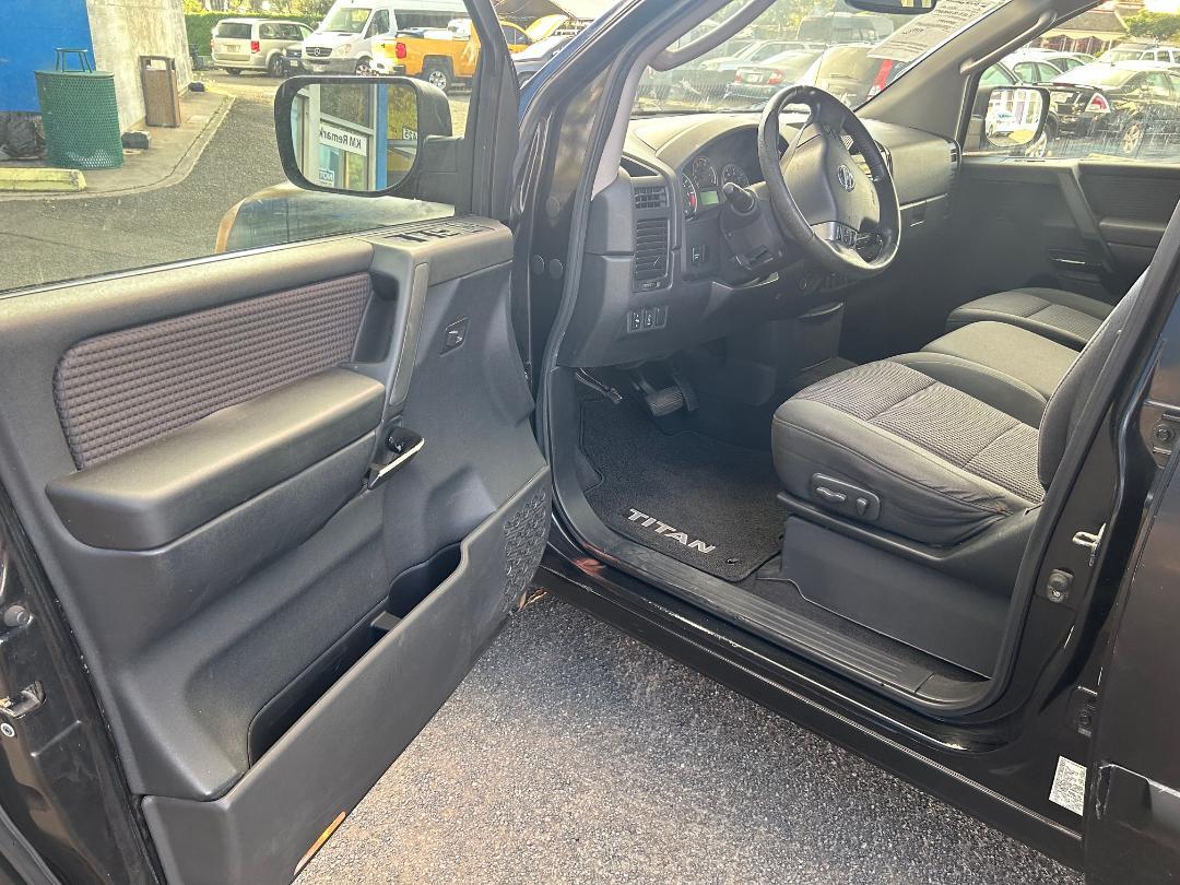 Nissan Titan 2WD Crew Cab SWB LE 2008
