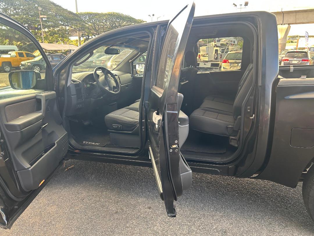 Nissan Titan 2WD Crew Cab SWB LE 2008